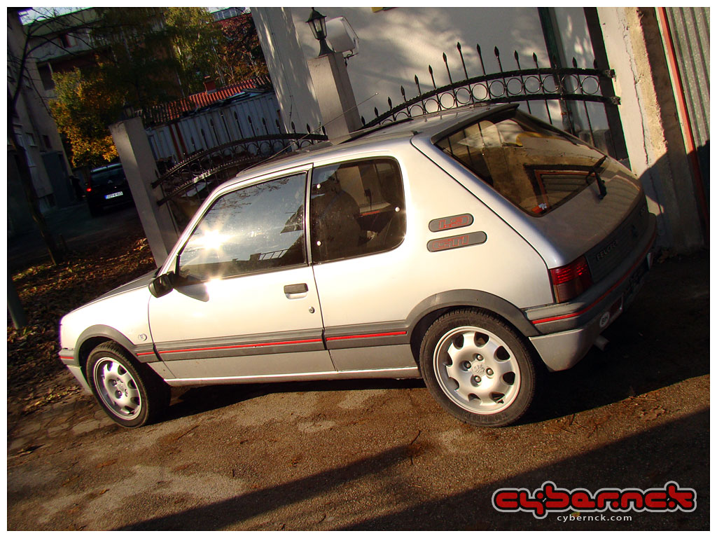 XU9JAZ (1.9 Motronic Cat, 120 bhp). First registered in 1991, but it's a 1989 model. It initially drove like a dream but all of a sudden developed some electric problems, which made it stall upon warm up.